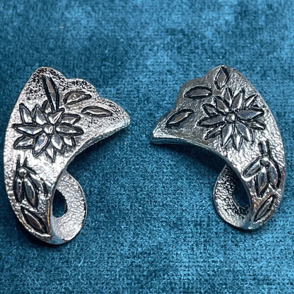 Vintage Emmons Earrings Clip-On Silver Tone Textured Metal - Picture 2 of 5